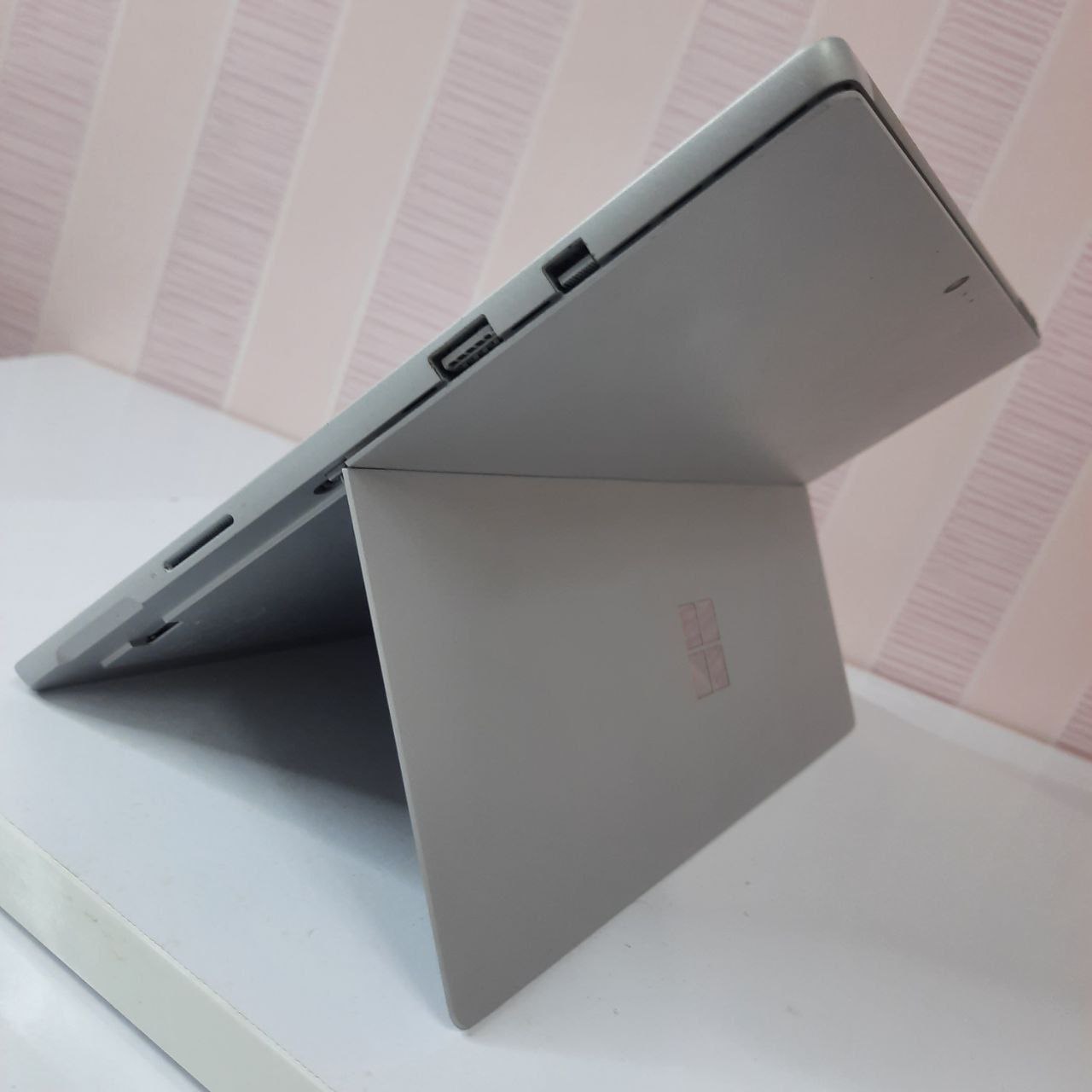 سرفیس پرو 5 Surface pro 5